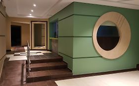 Hotel 56 Avenue Plaza